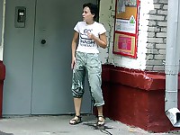 Pee alert in her pant